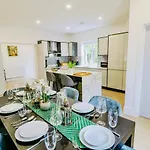 New Luxury Family/dog-friendly Countryside Retreat