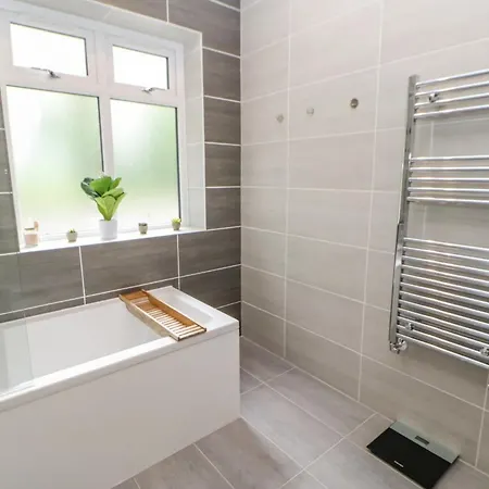 New Luxury Family/dog-friendly Countryside Retreat 別荘 *