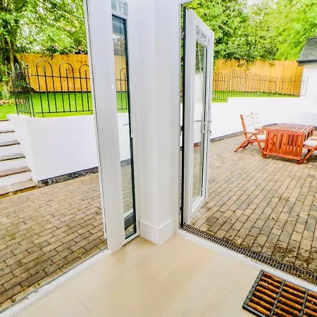 New Luxury Family/dog-friendly Countryside Retreat Holiday home *