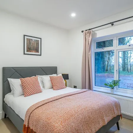 New Luxury Family/dog-friendly Countryside Retreat *