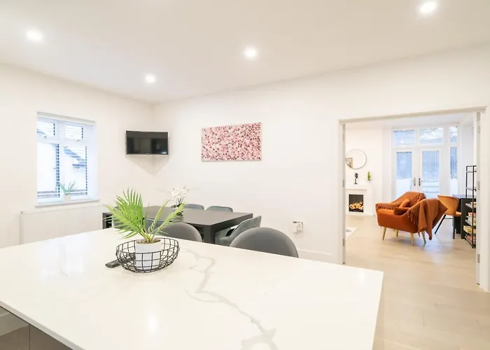 New Luxury Family/dog-friendly Countryside Retreat