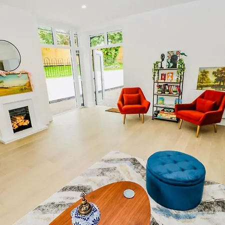 New Luxury Family/dog-friendly Countryside Retreat 別荘 *